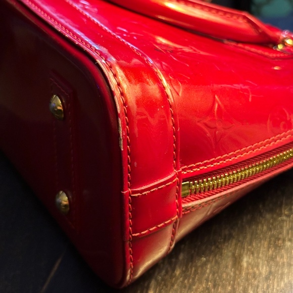 Louis Vuitton Alma bb vernis red double handle with lock & 2 keys - Picture 16 of 16